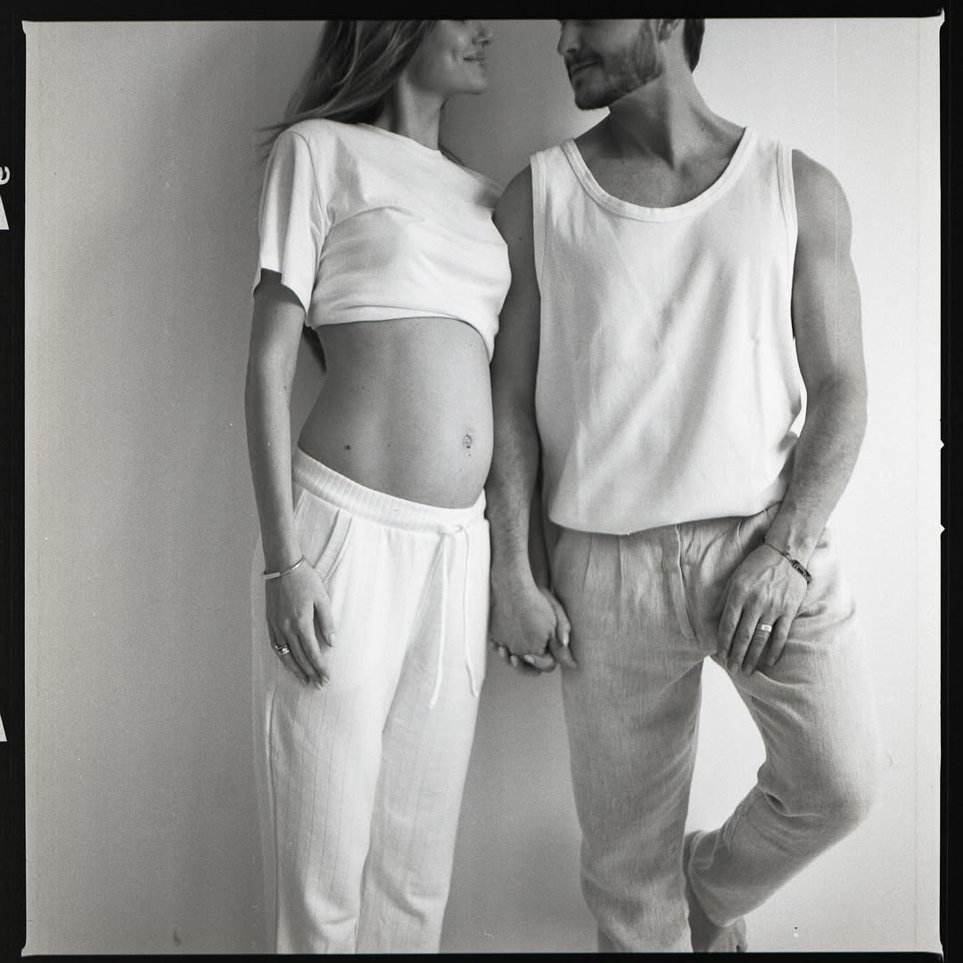 Camila Queiroz e Klebber Toledo se casaram em 2018. Foto: Reprodução Instagram @camilaqueiroz e @klebbertoeldo