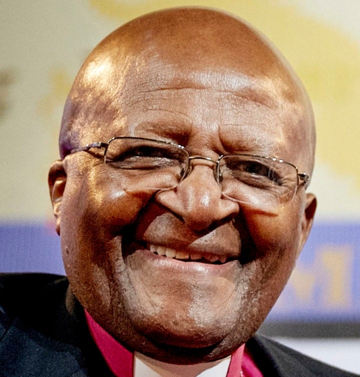 Desmond Tutu faleceu em 2021, aos 90 anos, mas sua luta pelos direitos humanos transcendeu as fronteiras da África do Sul, inspirando movimentos em todo o mundo.  Reprodução: Flipar
