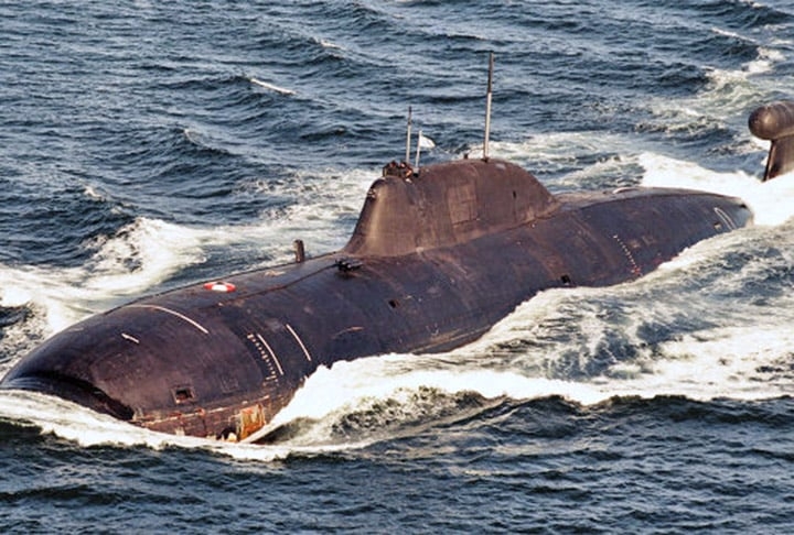 Submarino russo Nerpa (2008): No dia 8 de novembro de 2008, uma tragédia a bordo do submarino nuclear russo K-152 Nerpa causou asfixia e morte de pelo menos 20 pessoas, além de deixar outras 41 feridas. Reprodução: Flipar