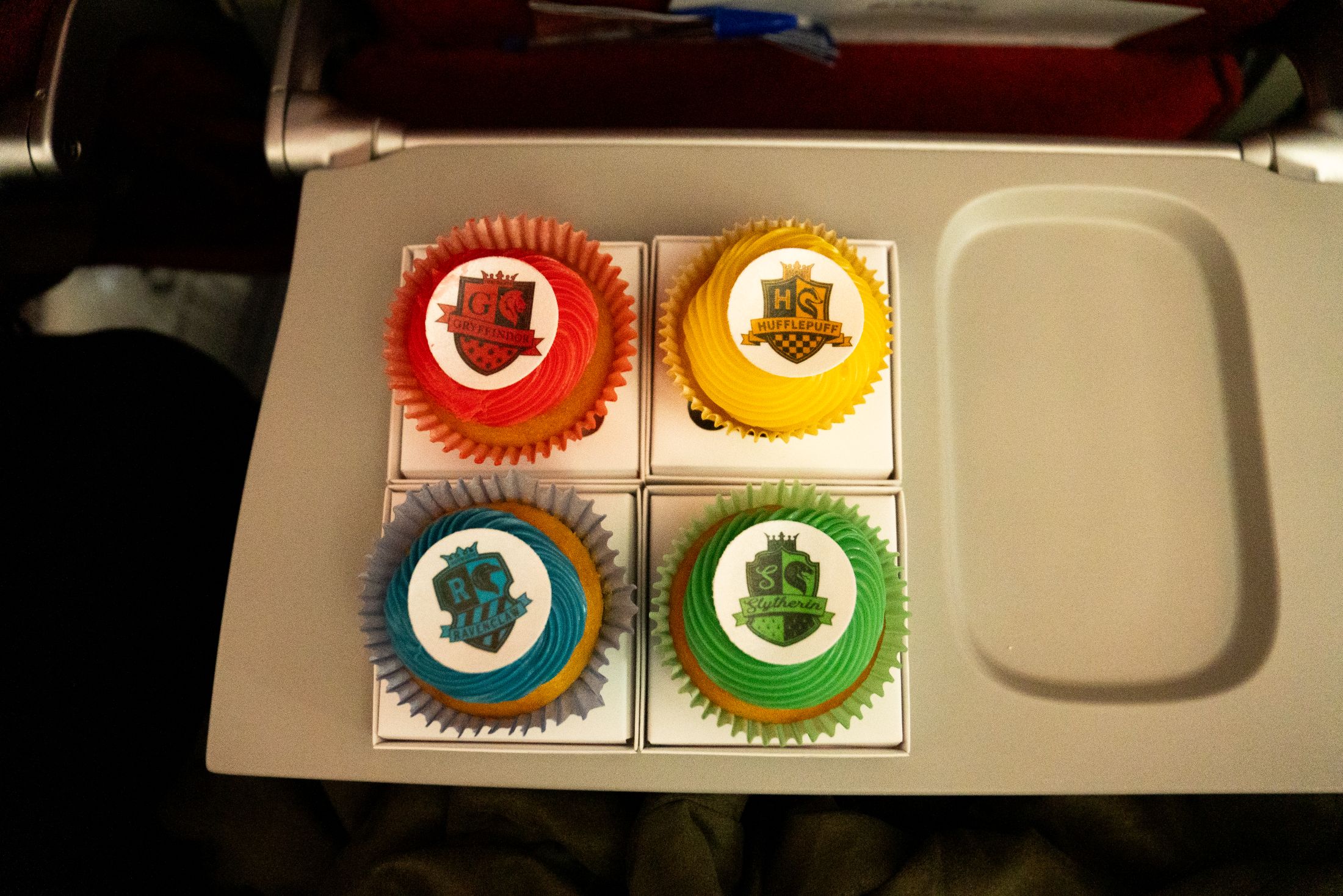 Cupcakes servidos na aeronave temática do Harry Potter. Foto: Divulgação / Latam