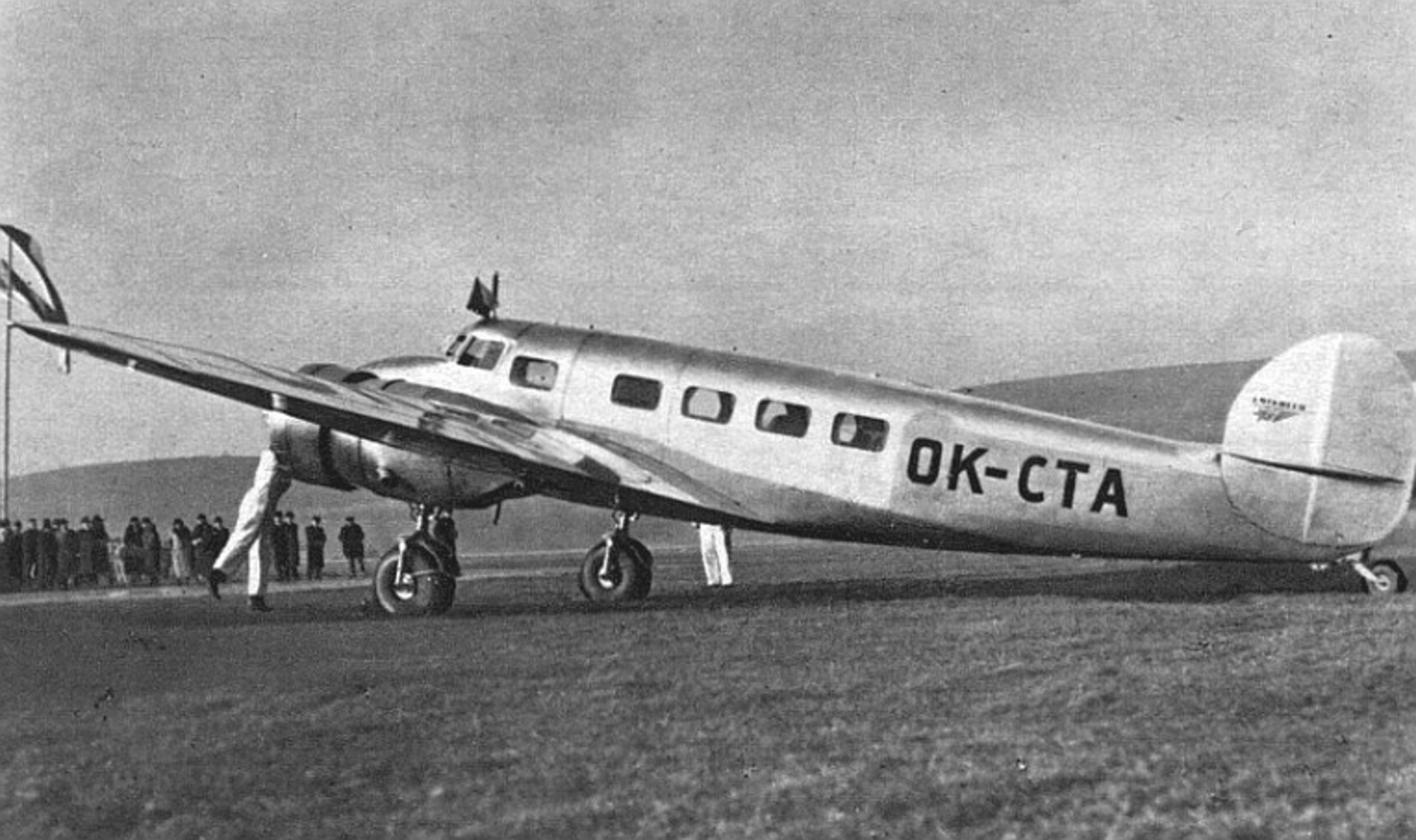 Amelia Earhart pilotava um avião modelo Lockheed 10-E Electra, com capacidade para 10 passageiros, quando desapareceu enquanto tentava dar a volta ao mundo. Reprodução: Flipar