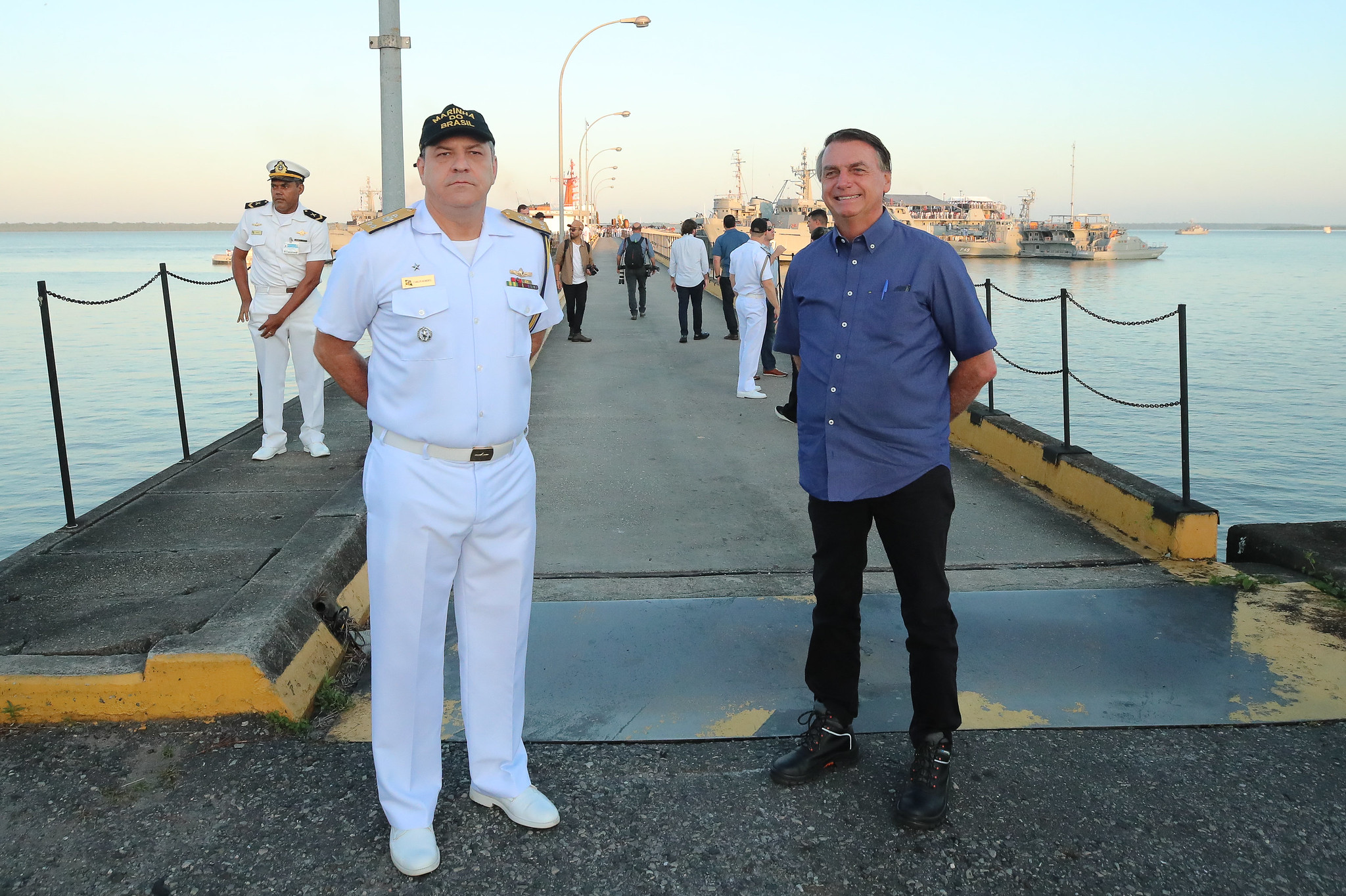 Presidente da República Jair Bolsonaro recebe chega à Base Naval Val-de-Cans, e embarca no Navio Hidroceanográfico (NHo) Garnier Sampaio. Foto: Isac Nóbrega/PR - 08.10.2022
