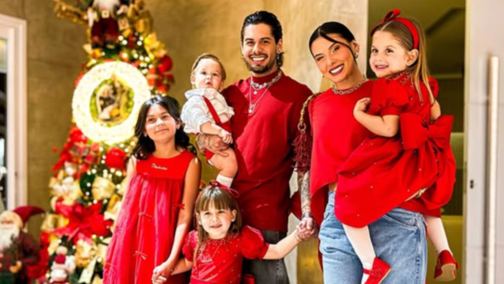Zé Felipe e Ana Castela passam Natal com crianças. Foto: Mariano e Jakelyne