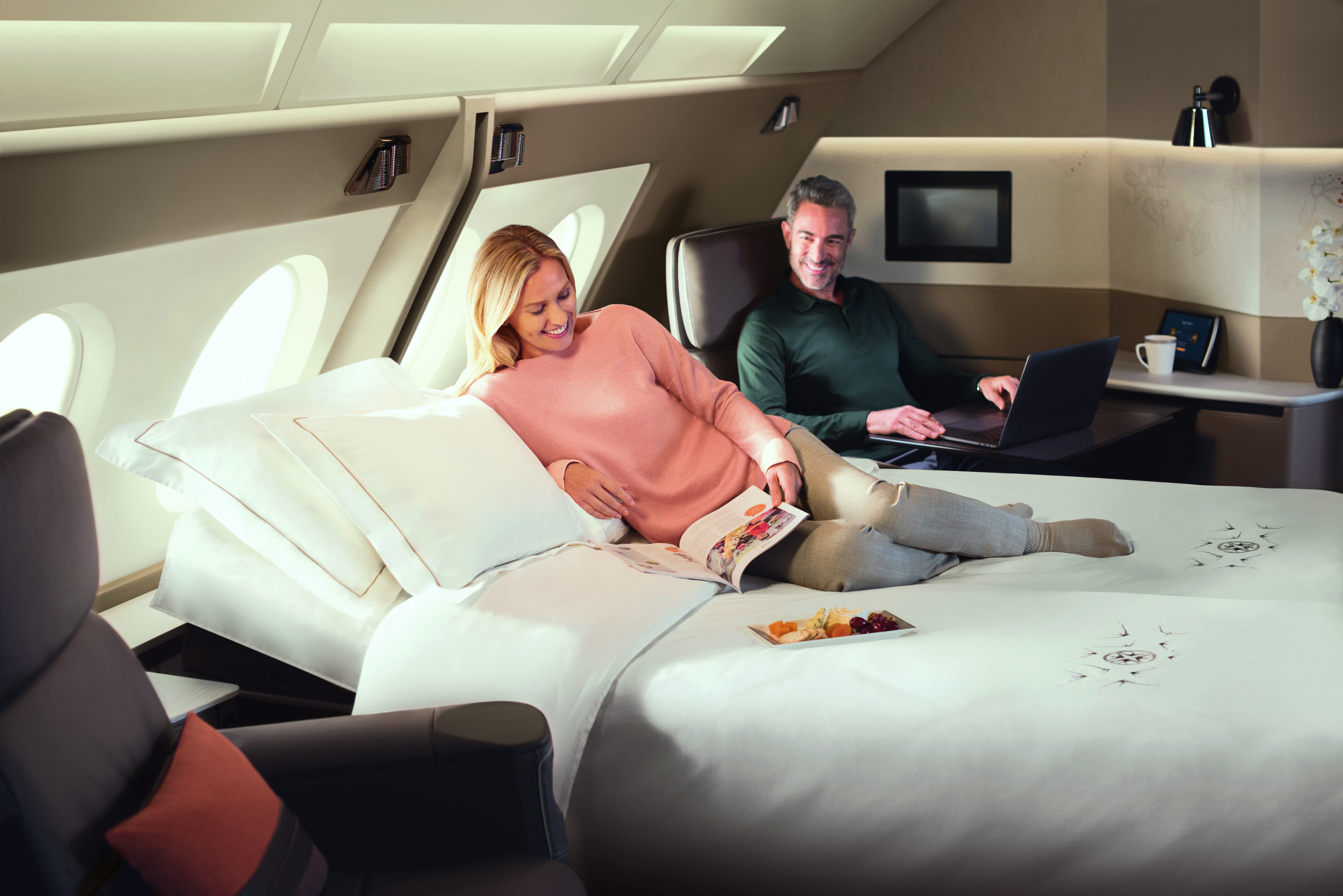 A nova primeira classe da Singapore Airlines oferece opções de suítes com cama de casal para quem vai viajar a dois. Foto: Divulgação/Singapore Airlines
