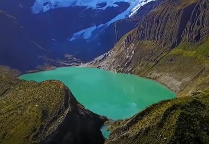 O Peru tem volume anual de 1.913 km³ de água doce, mas também tem dificuldades de distribuição para a população. Berço do Rio Amazonas, o país tem rios e lagoas importantes, como o Rio Marañón e Lago Parón. Reprodução: Flipar