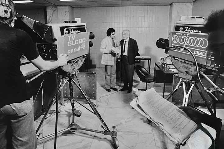 A estreia na televisão ocorreu em 1965, na novela “Turbilhão”, exibida pela TV Record. Na década de 1970, passou a colaborar com nomes consagrados da dramaturgia nacional, como Antônio Abujamra, Bráulio Pedroso e Antônio Pedro. 
 Reprodução: Flipar