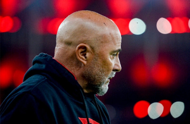 Mesmo que a diretoria dê um voto de confiança para Sampaoli, alguns veículos apontam que a demissão do argentino pode acontecer caso os maus resultados continuem. Foto: Marcelo Cortes - Flamengo