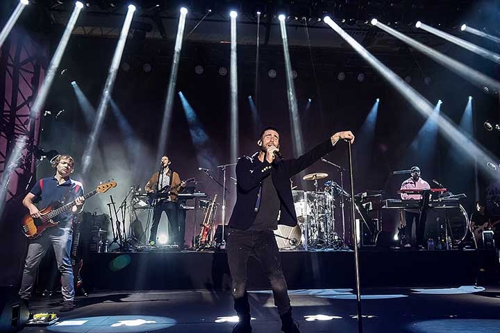 O álbum Hands All Over, de 2010, apresentou o sucesso Moves Like Jagger, parceria com Christina Aguilera, que se tornou um dos maiores hits da banda. 
 Reprodução: Flipar