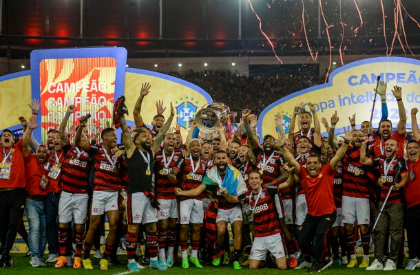 Três títulos: Arracascaeta - Duas conquistas pelo Cruzeiro (2017 e 2018) e uma pela Flamengo (2022). - Foto: Marcelo Cortes/Flamengo