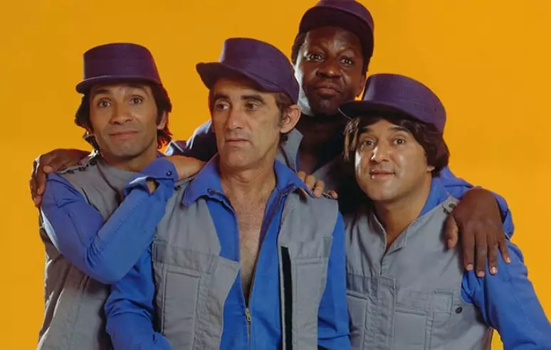 Nos anos 1990, o grupo despediu-se de dois de seus integrantes. Em 1990, Mauro Faccio Gonçalves, intérprete de Zacarias e sua risada inconfundível, morreu de complicações respiratórias. Quatro anos depois, Antônio Carlos Bernardes Gomes, o Mussum, teve complicações de um transplante de coração.
 Reprodução: Flipar