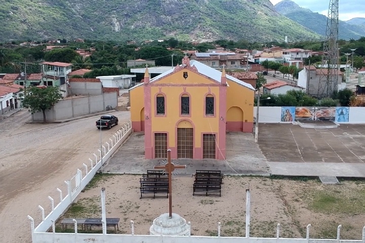 Administrativamente, Irauçuba é composta por quatro distritos: Boa Vista do Caxitoré, Irauçuba (sede), Juá e Missi — local onde Valdir construiu a casinha. Reprodução: Flipar