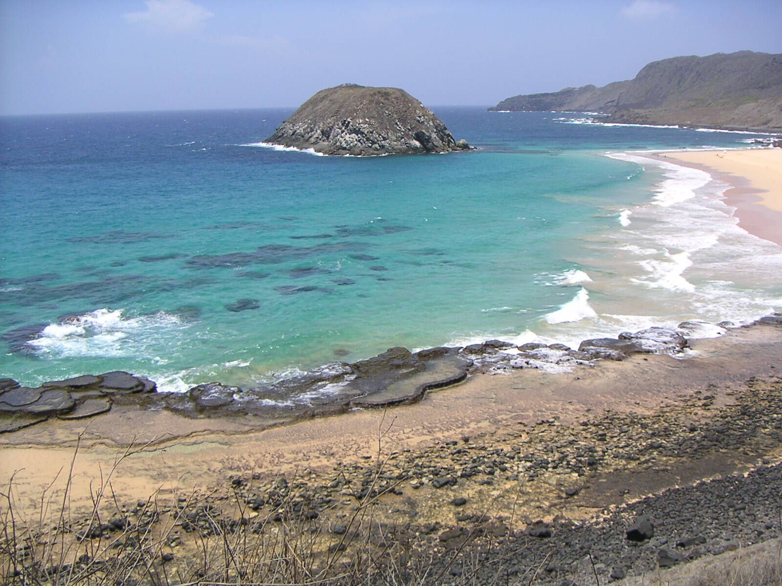 A Praia do Leão é um dos redutos mais lindos de Fernando de Noronha