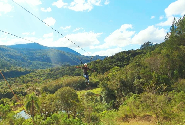 Tirolesa Raft Adventure Park - Fica na Serra Gaúcha, em Três Coroas (RS).  Reprodução: Flipar