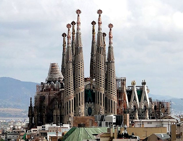 Sagrada Família, Espanha: Localizado em Barcelona, esse templo católico começou a ser construido em 1882. O local é considerado uma obra-prima do arquiteto Antoni Gaudí.