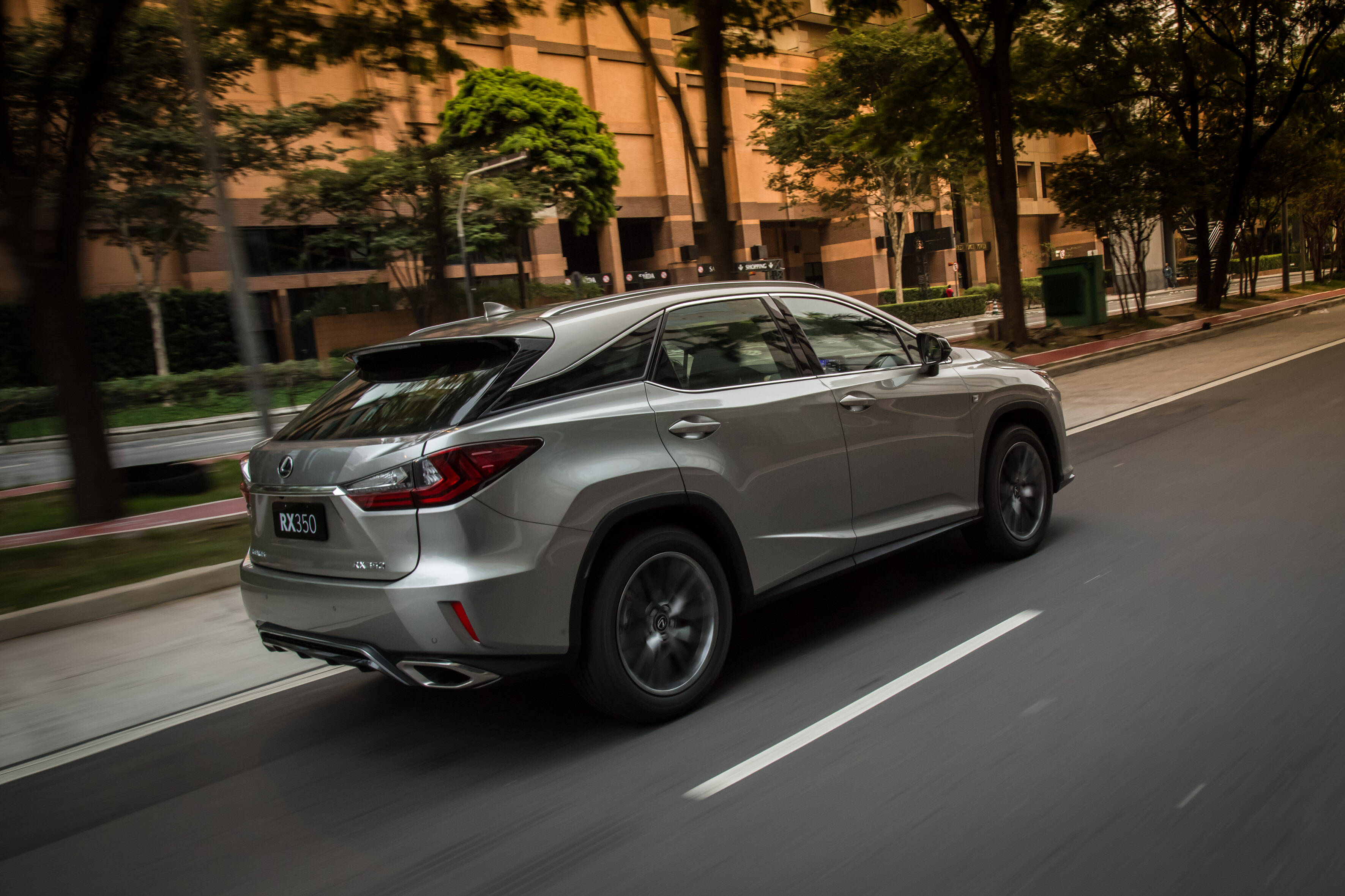 Lexus RX 350. Foto: Divulgação/Lexus