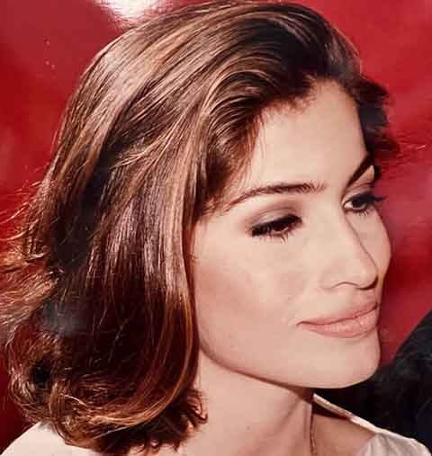 Antes de se firmar no jornalismo, ela trabalhou como modelo fotográfica e fez aparições em produções televisivas. 
 Reprodução: Flipar