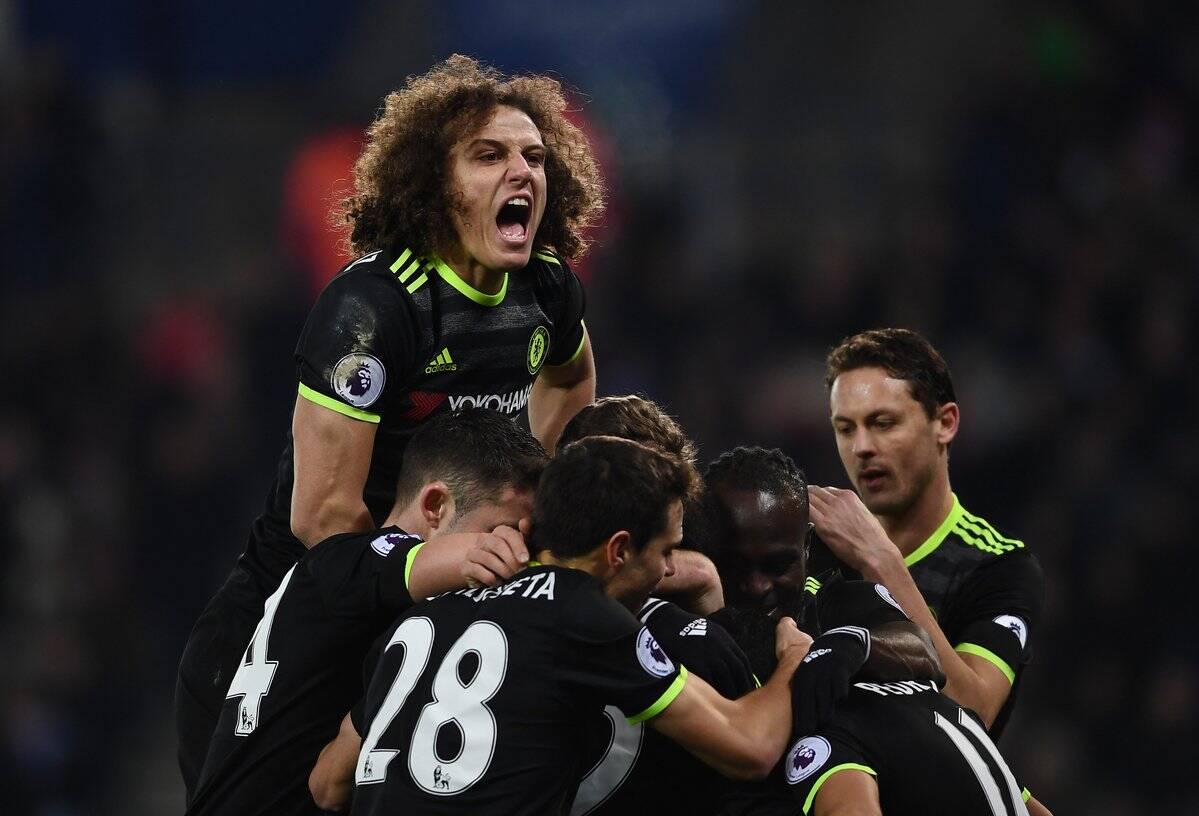 David Luiz vive ótima fase no Chelsea e foi eleito melhor defensor do Inglês