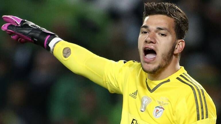 ... e o goleiro Ederson. Foto: Divulgação