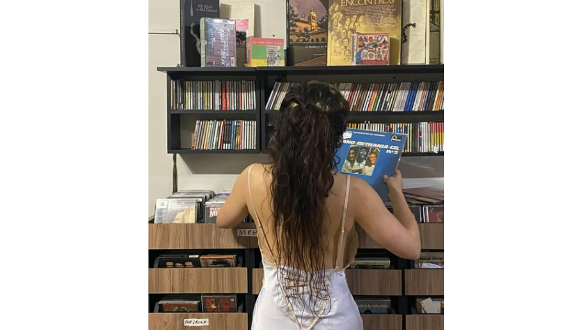 Vinil Rosalía. Foto: Reprodução/Instagram/@rosalia.vt
