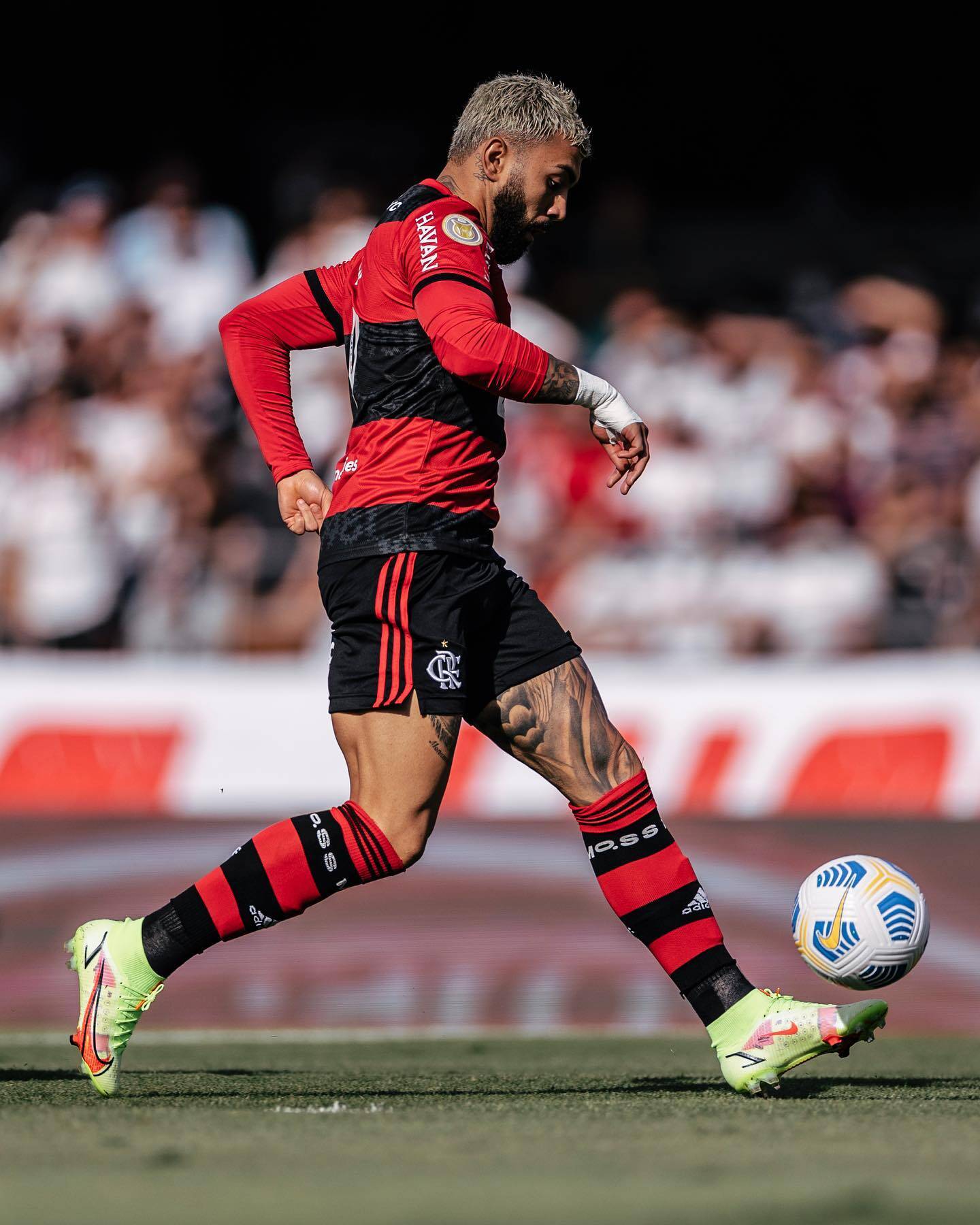 Gabigol exclui fotos com camisa do Flamengo no Instagram, Futebol