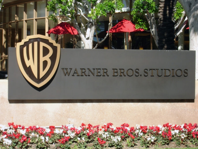 A Warner Bros é a responsável pela produção do filme, que já ultrapassou R$ 1 bilhão de bilheteria no mundo.