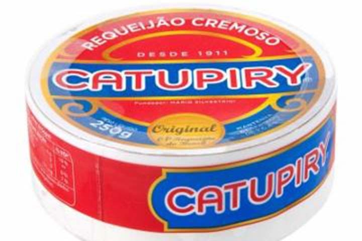 Catupiry - Marca brasileira de requeijão criada em 1911, passou a designar no dia a dia um tipo de queijo cremoso presente em pizzas, lanches e pratos diversos. 
 Reprodução: Flipar