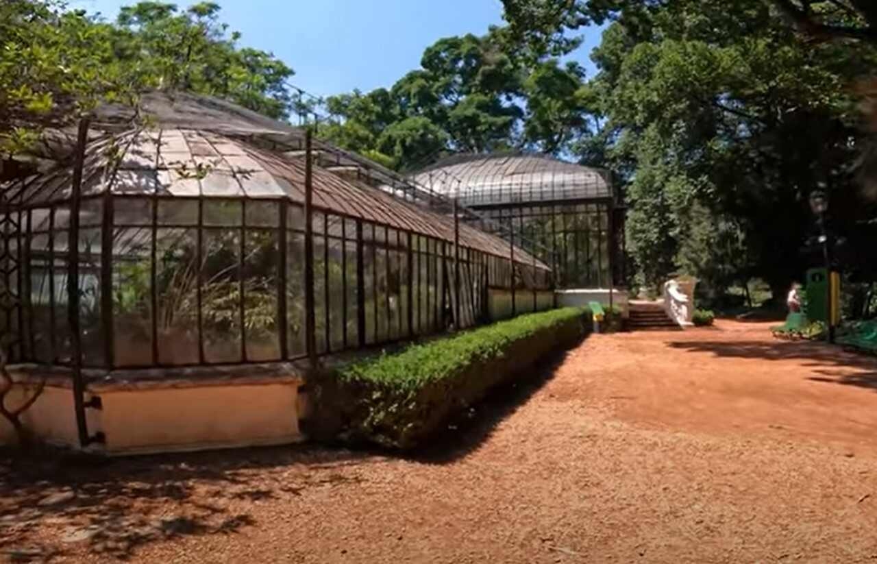 Jardim Botânico de Buenos Aires - Fundado em 1898 e projetado pelo paisagista Carlos Thays, o Jardim Botânico abriga mais de 5.000 espécies de plantas e é um oásis de tranquilidade em meio à cidade.

 Reprodução: Flipar
