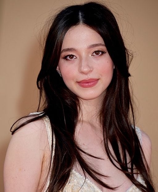 Mikaela Madison Rosberg — seu nome completo — nasceu em Los Angeles, em 25 de março de 1999. Reprodução: Flipar