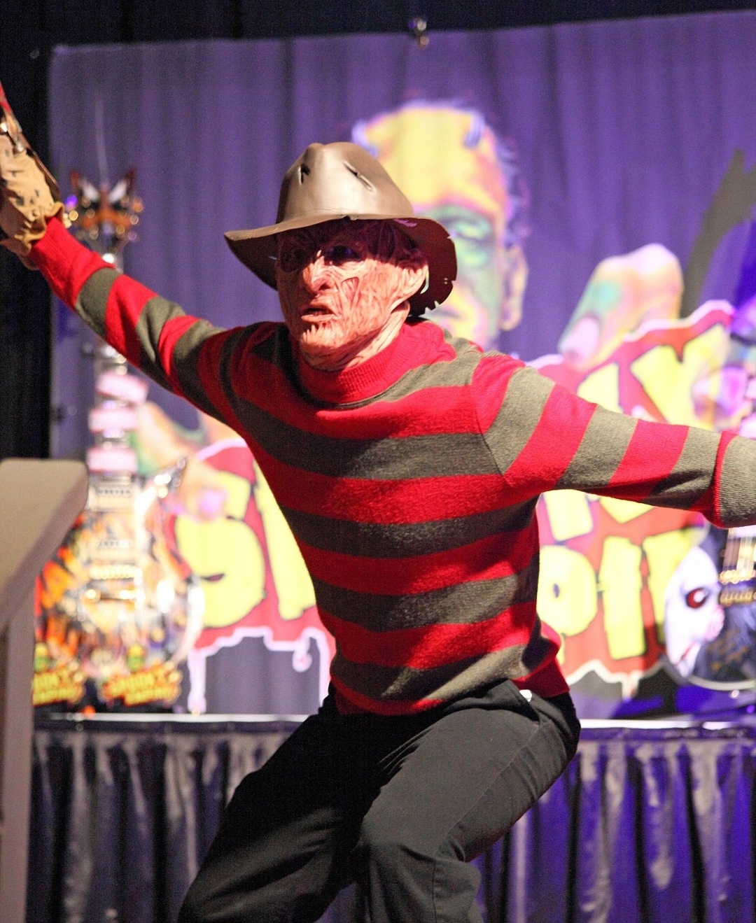 Esse elemento foi fundamental para que as pessoas lembrassem e identificassem o vilão com maior facilidade. Uma sensação para cosplay. Reprodução: Flipar