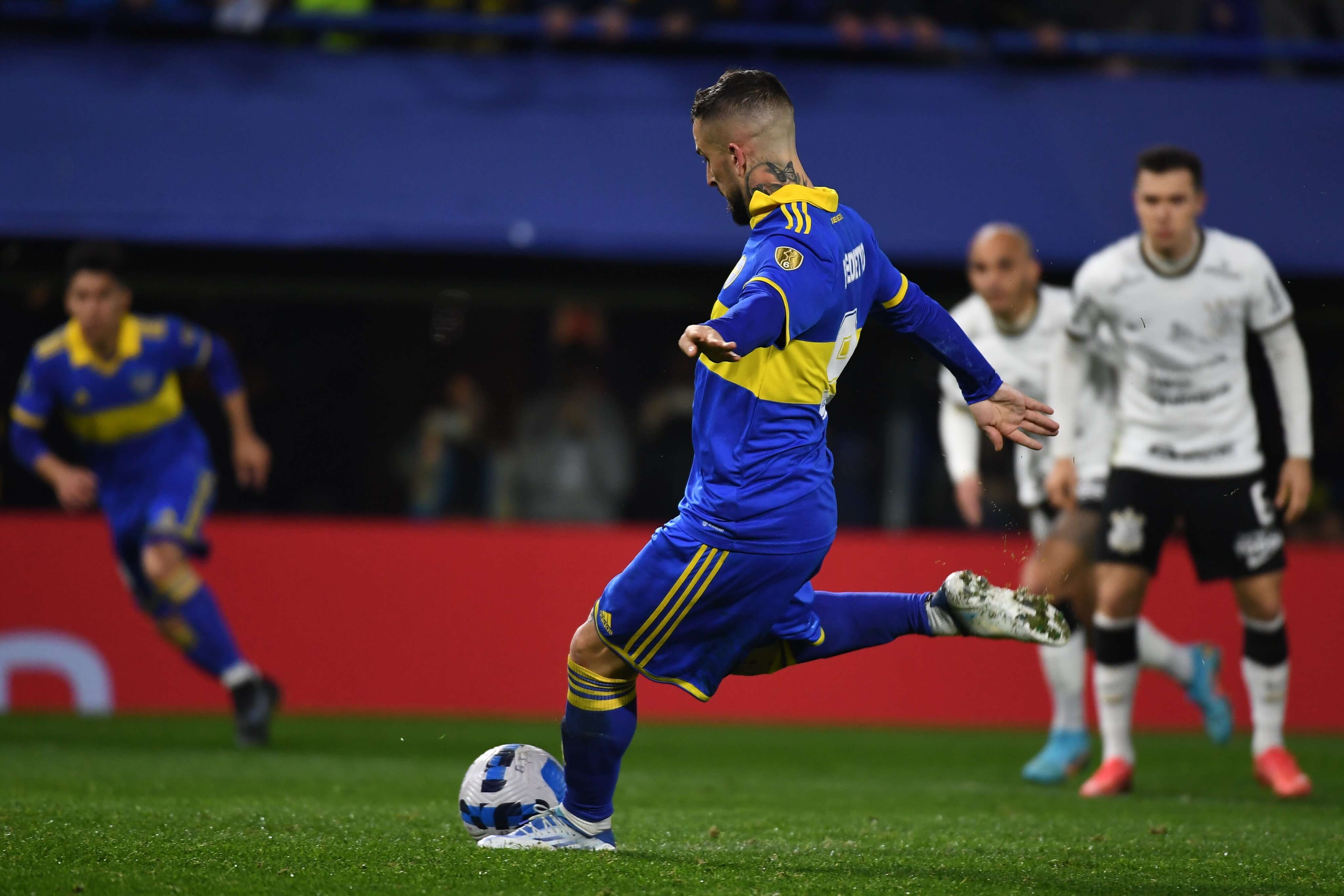 Corinthians vence nos pênaltis em noite inspirada de Cássio e elimina o Boca  Juniors na Libertadores