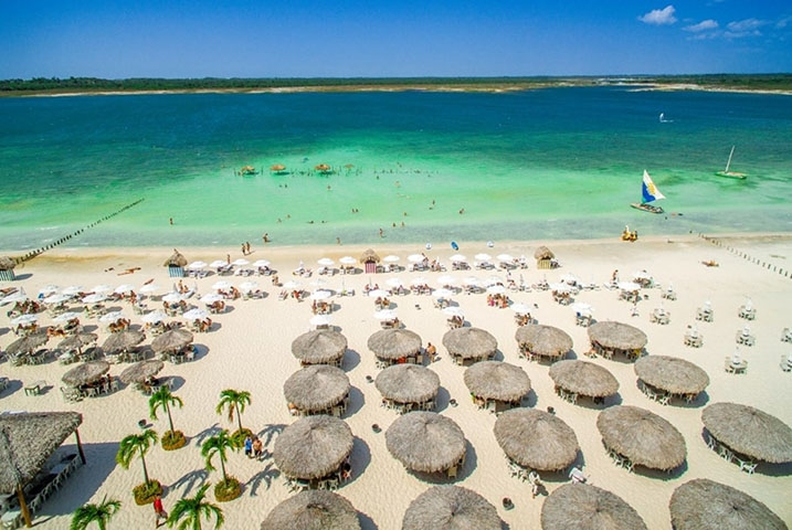 Um dos destinos mais cobiçados do Brasil, Jericoacoara, no Ceará, cobra R$ 41,50 por visitante. A taxa é válida para 10 dias.