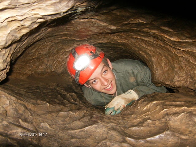 Hölloch (Suíça) – Essa caverna, em Muotha, é notável por ficar a 938 metros de profundidade. É a segunda maior da Europa e foi formada pelo chamado Carste, termo que designa o relevo criado pela dissolução química de rochas. Percorrer certos trechos é pura aventura.  Reprodução: Flipar