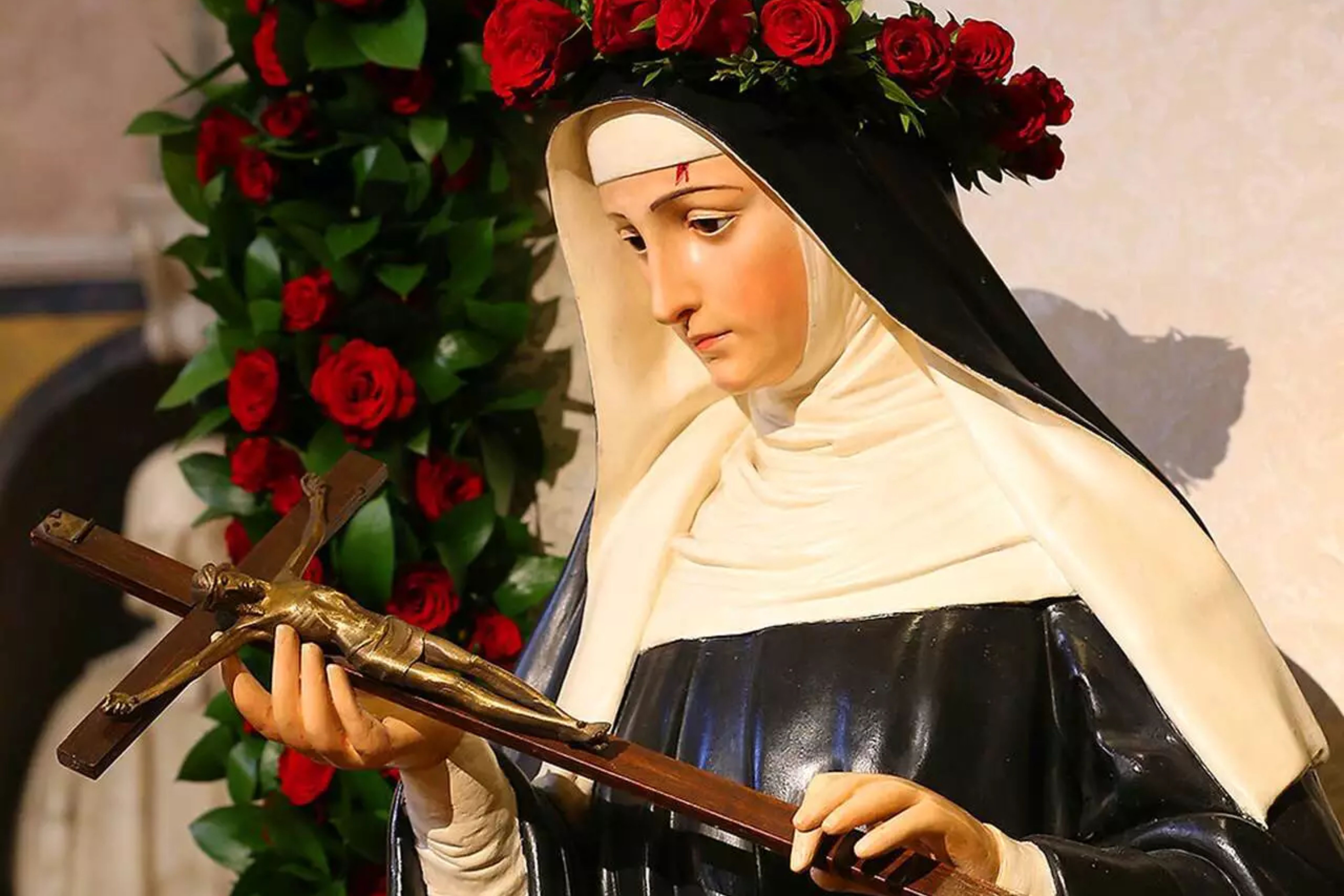 Santa Rita de Cassia: Conhecida como a santa das causas impossíveis, é frequentemente procurada por aqueles que enfrentam grandes desafios na vida, principalmente no âmbito amoroso. Sua história de perseverança e fé em um casamento difícil a tornou uma poderosa especialista e provedora para quem busca estabilidade e harmonia no relacionamento, sendo a escolha perfeita para pedir por um amor. Reprodução