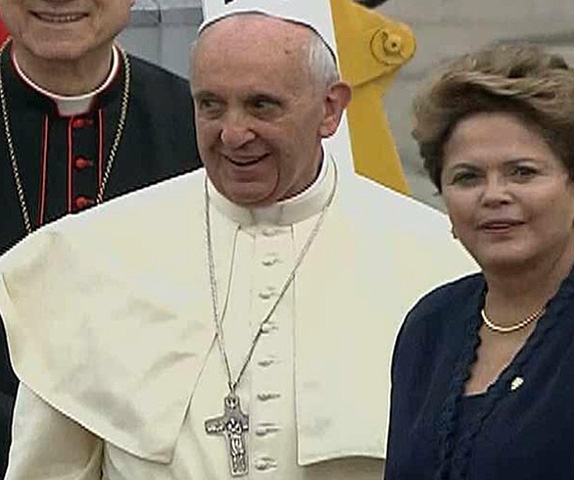 De 23 a 28 de julho de 2013, a praia de Copacabana sediou todos os eventos centrais da Jornada Mundial da Juventude de 2013. Os eventos realizados na praia foram a missa de abertura, a acolhida ao Papa Francisco, a Via-Sacra, a Vigília e a missa de envio com o Papa, na qual compareceram 3,8 milhões de fiéis. Reprodução: Flipar