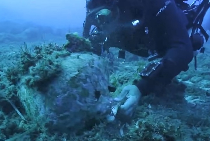 Espera-se que a descoberta dos navios possa ajudar a contar a história da região com base nos destroços e objetos encontrados no fundo do Mar Egeu. Reprodução: Flipar