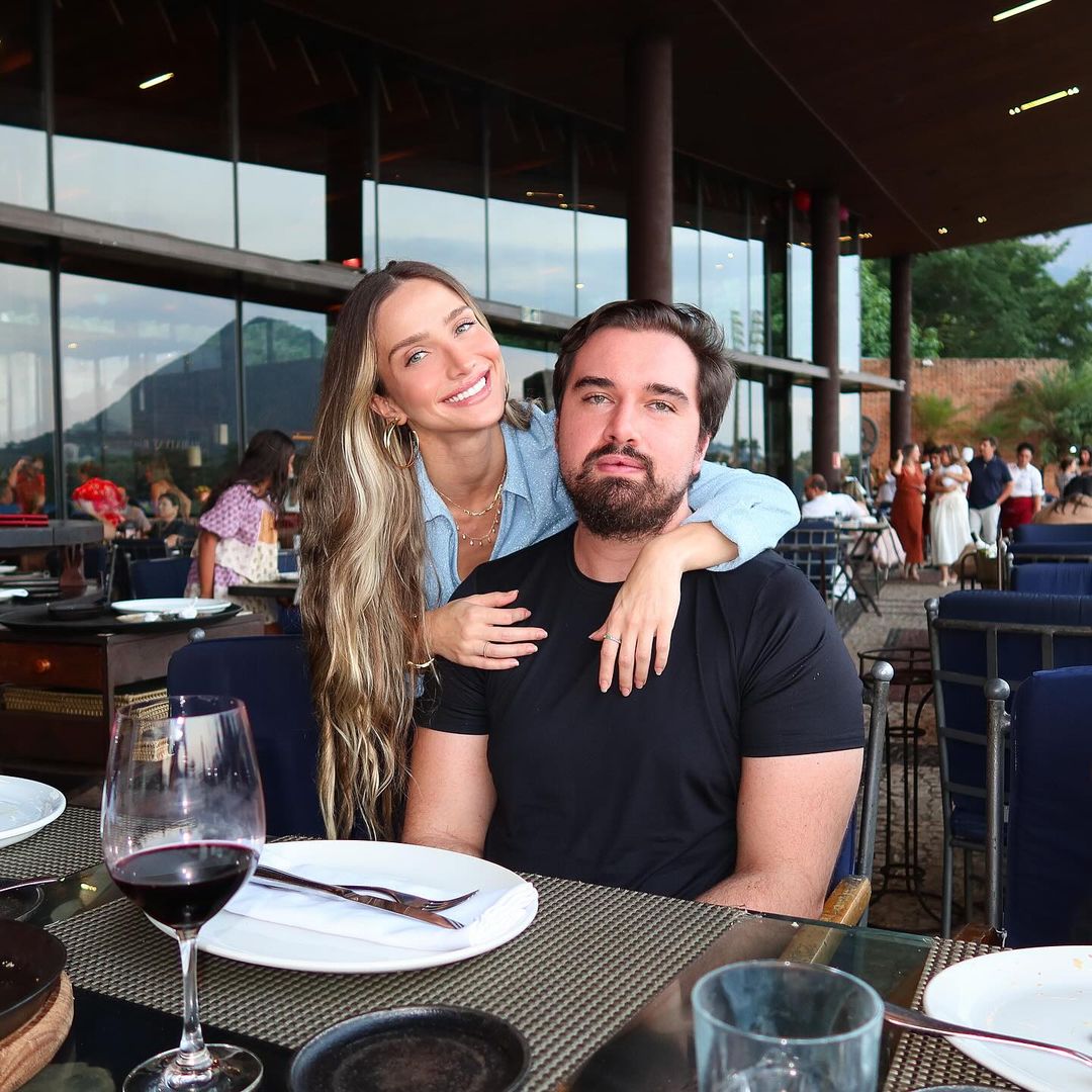 Patricia Moreira publicou registro de almoço com o namorado, Olin Batista, em restaurante no Rio de Janeiro Reprodução/Instagram