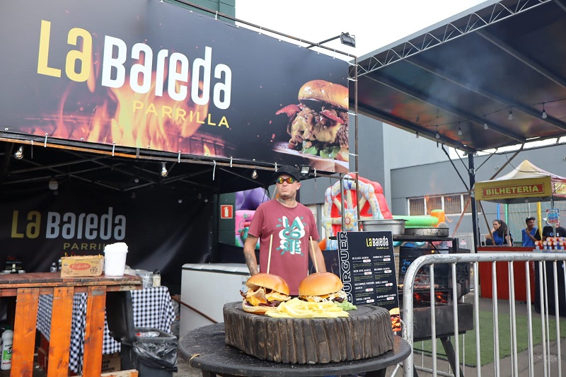 Hamburgueria LaBareda durante festival no Galleria Shopping. Foto: Foto: Pedro H. Lopes