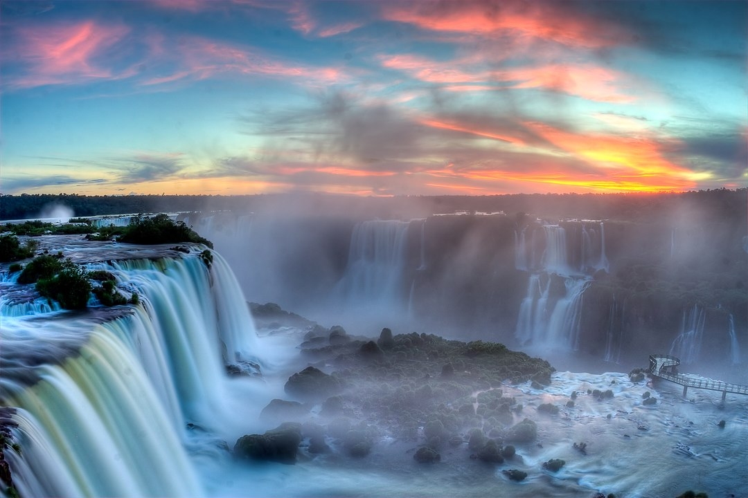 Há dois aeroportos internacionais que recebem turistas interessados em visitar as Cataratas do Iguaçu. Reprodução: Flipar