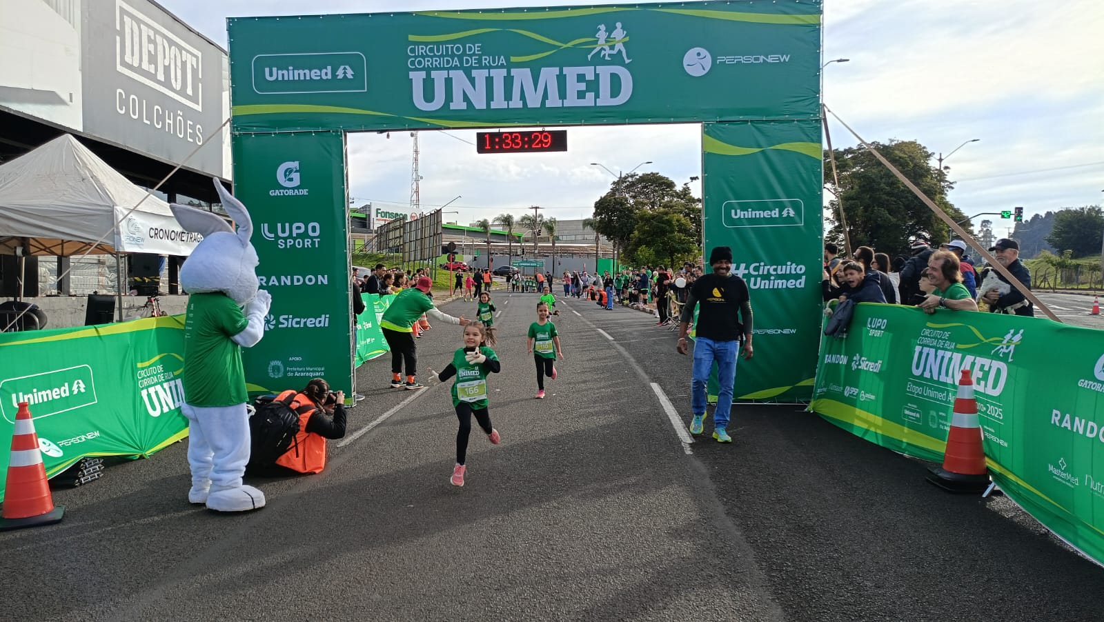 Uma das chegadas da corrida kids. Foto: Marcia Bessa Martins/iG