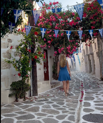 Anne Marie em sua visita à Grécia Instagram/@annemariehagerty