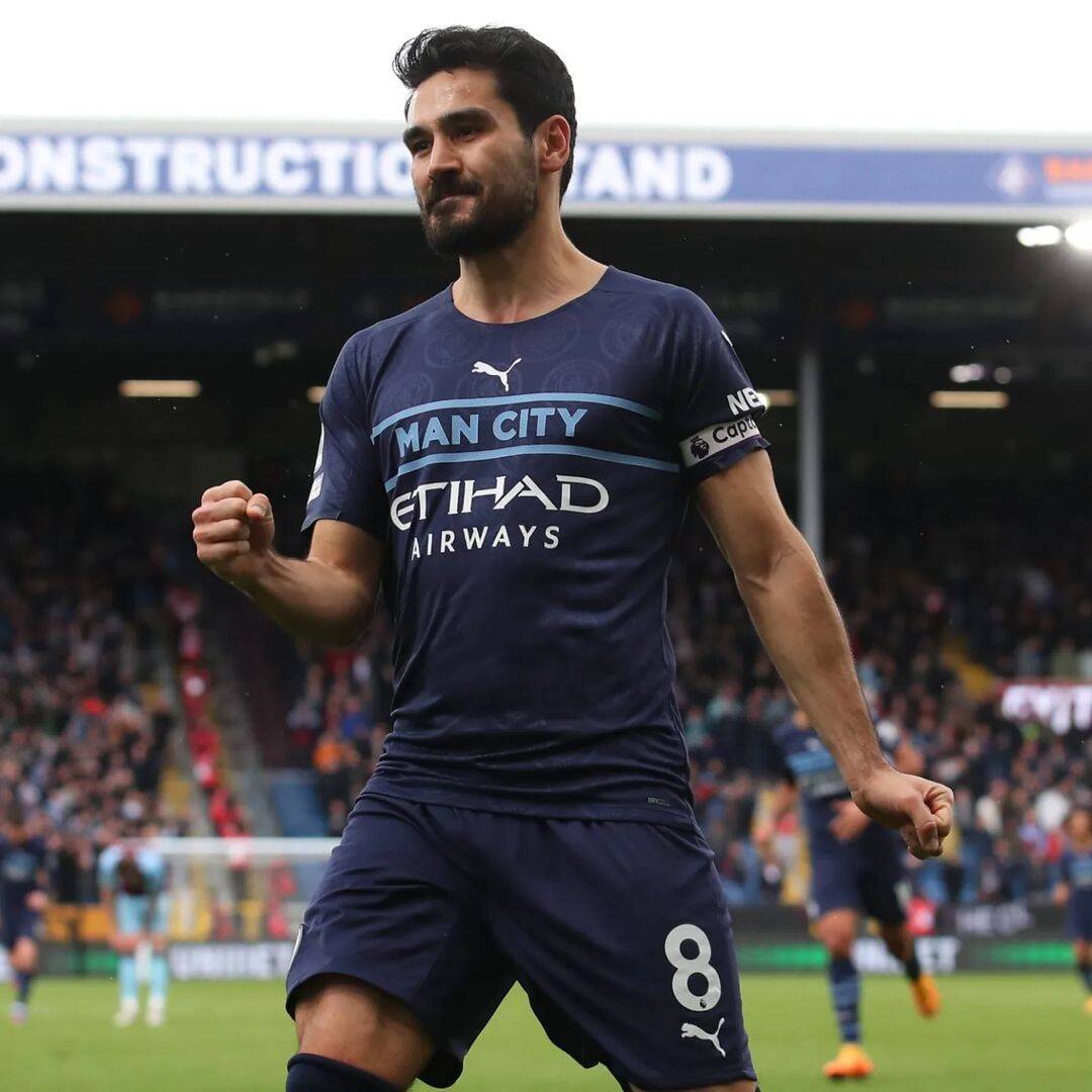 Manchester City renova o contrato de astro do elenco