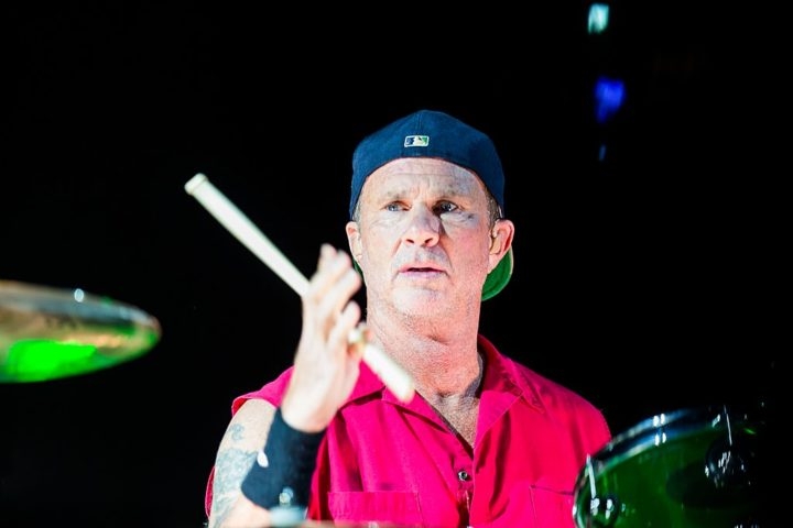 Em 1988, Smith se juntou ao Red Hot Chili Peppers, substituindo o baterista original, Jack Irons.