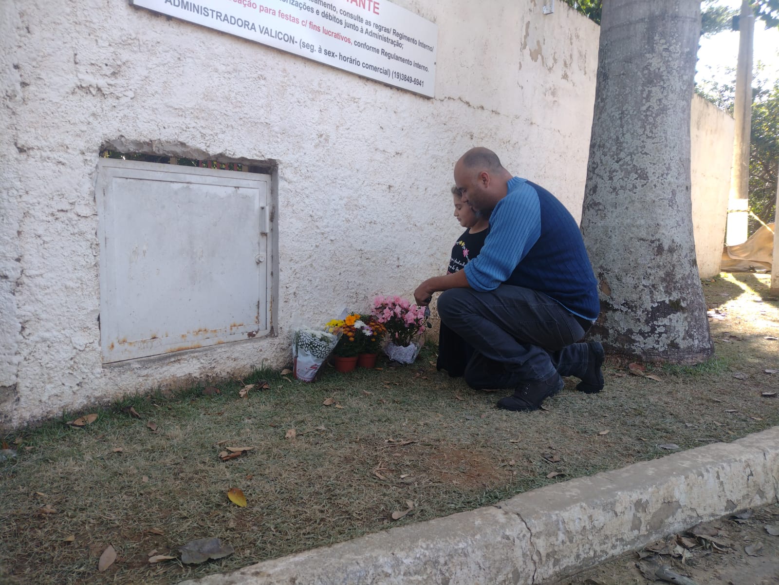 Cristiano trouxe a sobrinha para prestar homenagem às vítimas Pedro Lopes/Portal iG