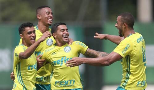 Palmeiras celebra gol. Foto: Twitter/Palmeiras