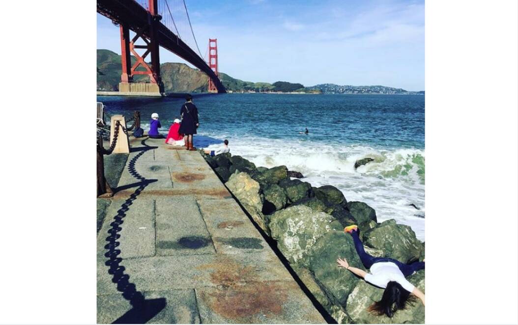 Tradicional ponte Golden Gate, em São Francisco, nos Estados Unidos, também já foi pano de fundo para Stephanie. Foto: Reprodução/Instagram/@stefdies