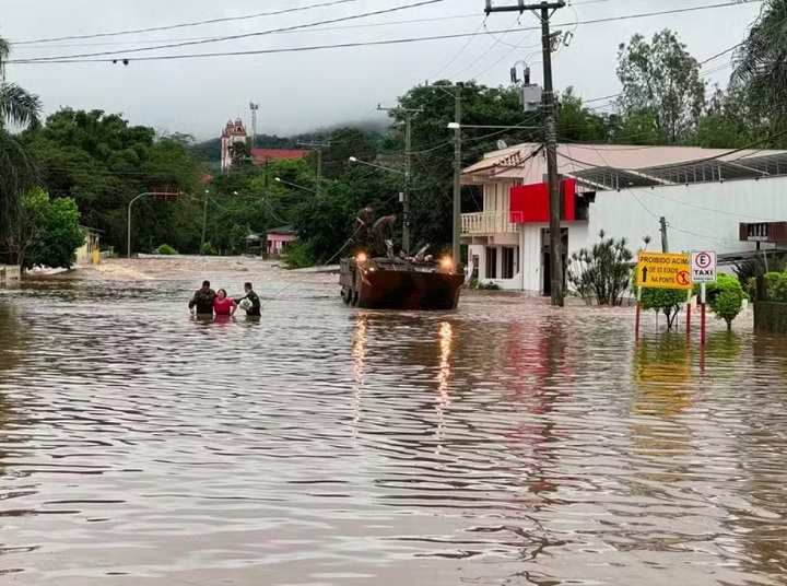 Mais de 90% da cidade foi afetada pelas águas que transbordaram do Rio Jacuí em direção ao Lago Guaíba. Cerca de 40 mil moradores tiveram que ser evacuados de suas residências. Reprodução: Flipar