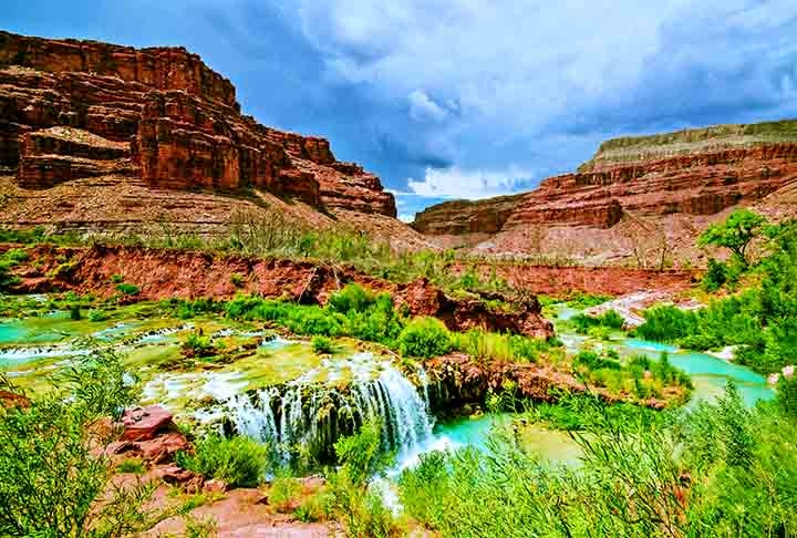 Graças à grande fama, o Grand Canyon já foi cenário de diversas obras icônicas da cultura popular, que aproveitaram suas paisagens deslumbrantes e majestosas. Veja alguns exemplos! Reprodução: Flipar