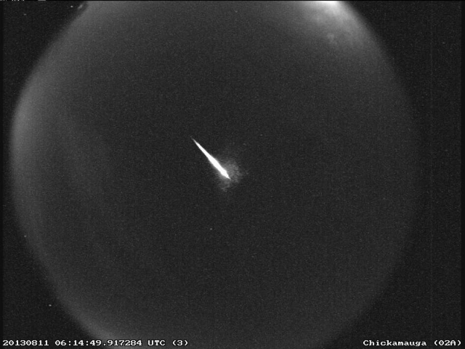 Um meteoro Perseida é observado no céu de Chickamauga, nos Estados Unidos Nasa