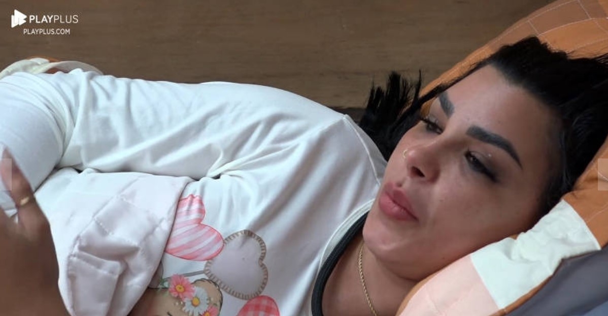 Na última segunda-feira (9), Jenny Miranda, mãe de Bia Miranda (participante da Fazenda do ano passado), decidiu desistir do confinamento e tocar o sino. 
