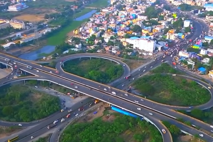A história de Tamil Nadu é profundamente enraizada na antiguidade. A região foi o lar da Civilização Sangam, um período que floresceu entre 300 a.C. e 300 d.C., conhecido por sua poesia e literatura. Reprodução: Flipar